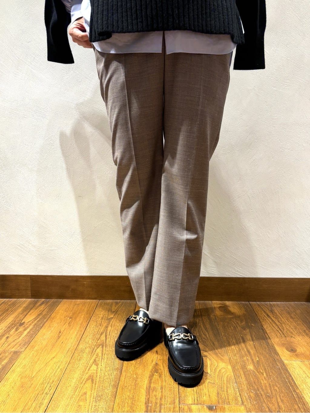 ウールカシミヤニットタートルプルオーバーのコーディネートスナップ