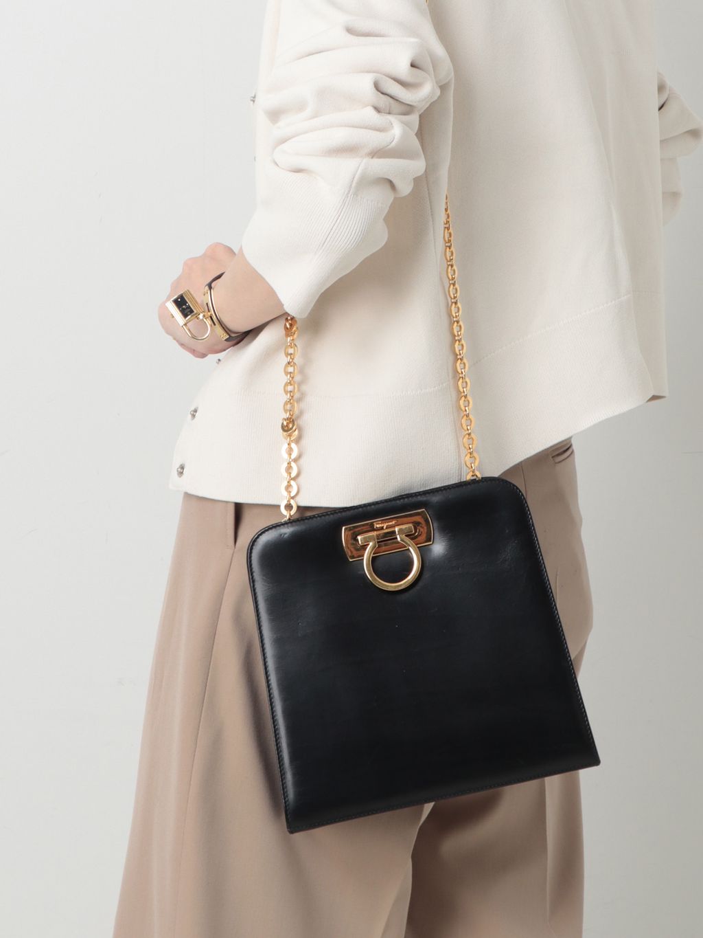 VINTAGE FERRAGAMO/フェラガモ】Gancini チェーンショルダーバッグの