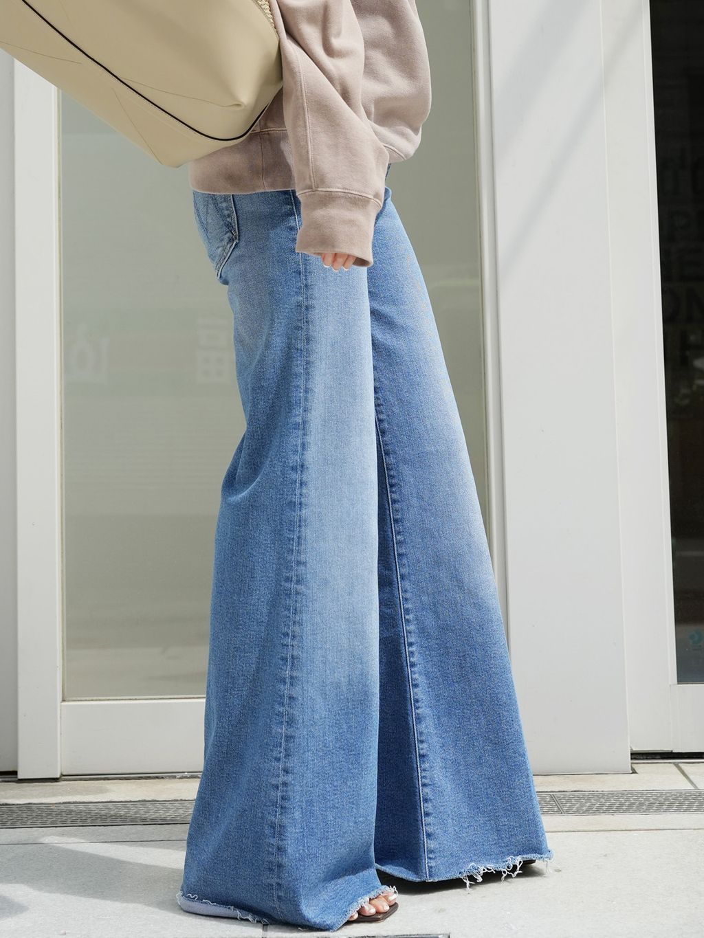 Vintage Off Shoulder プルオーバーのコーディネートスナップ（HIRO