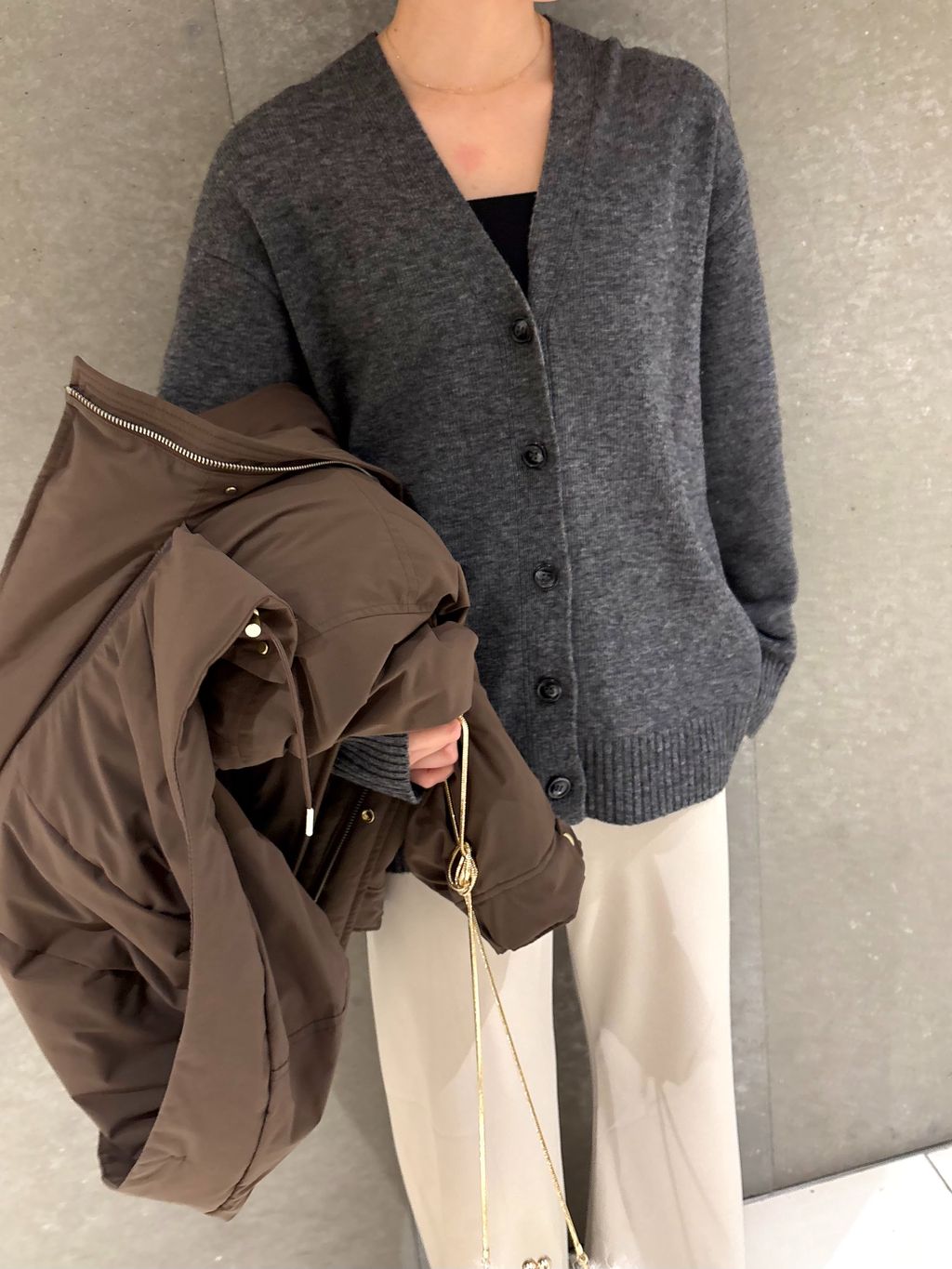 フェザーライト撥水モンスターダウンのコーディネートスナップ（Yumika