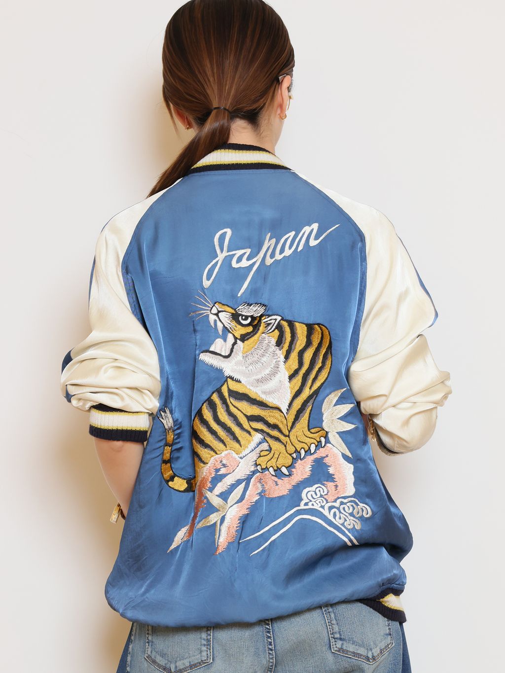 STAMMBAUM/シュタンバウム】 シシュウスカジャンのコーディネート