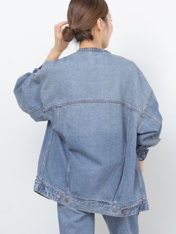 予約》［26SS新作］別注【LEVI'S】COLLARLESS XL TRUCKER：デニム