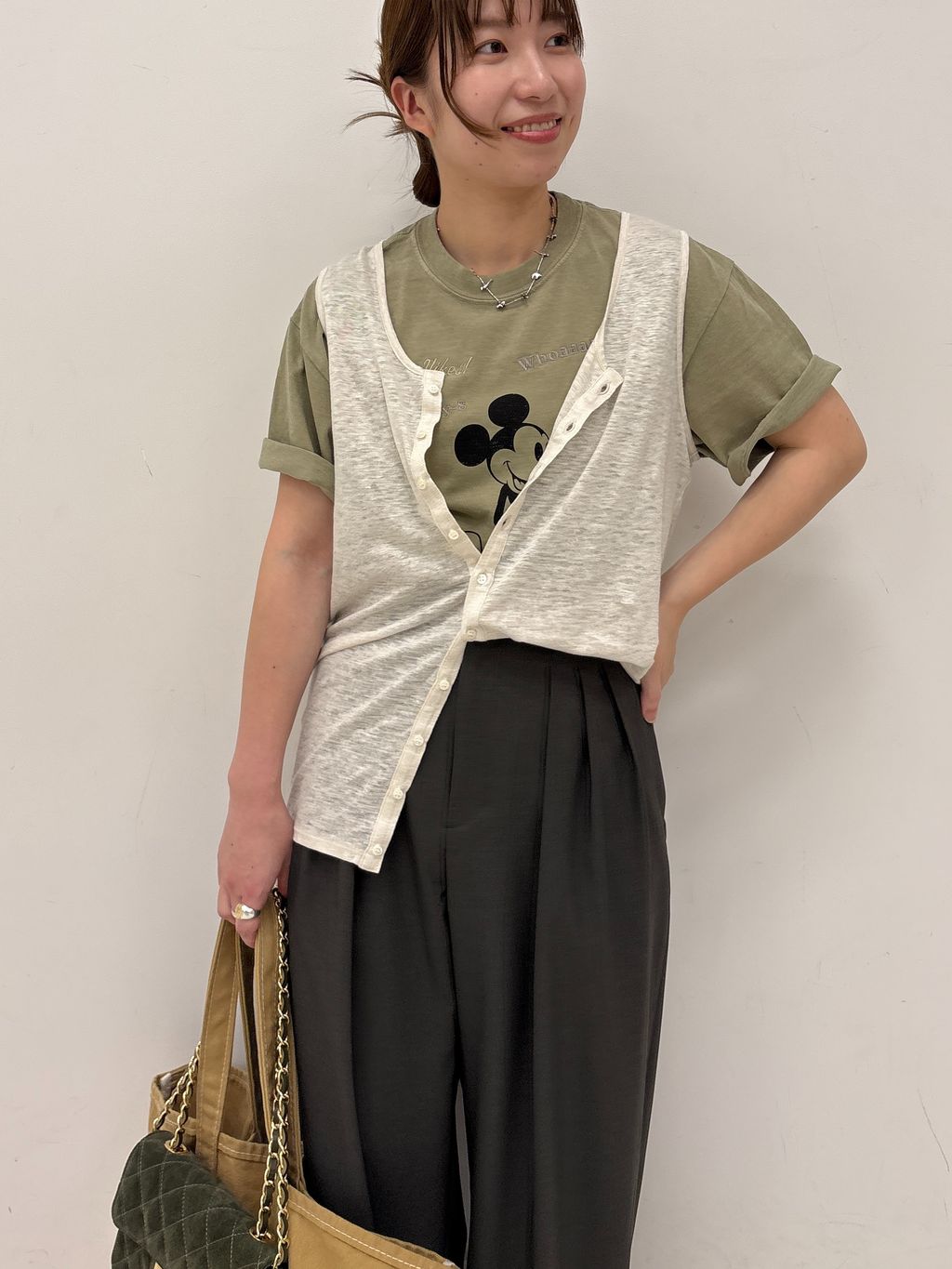 リネン天竺ボタンタンクトップのコーディネートスナップ（mariko